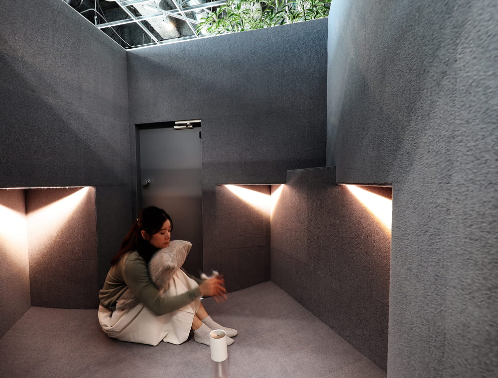 BOOTH